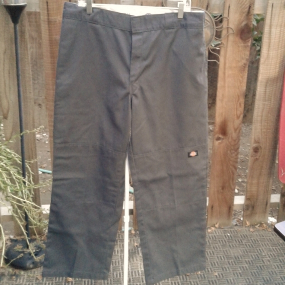 Men's Dickies charcoal gray great condition size 36 - 30